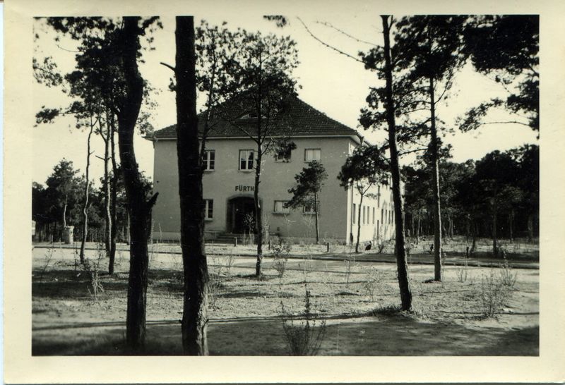 Datei:Gebäude mit Fürth Beschriftung.jpg