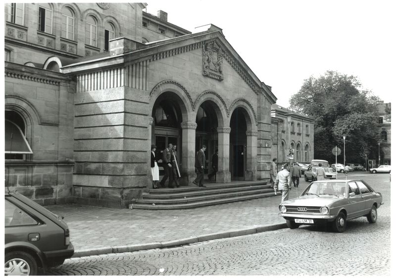 Datei:Hauptbahnhof 1982 (1).jpg