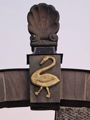 2025 10 15 Goldener Schwan Torbogen.jpg