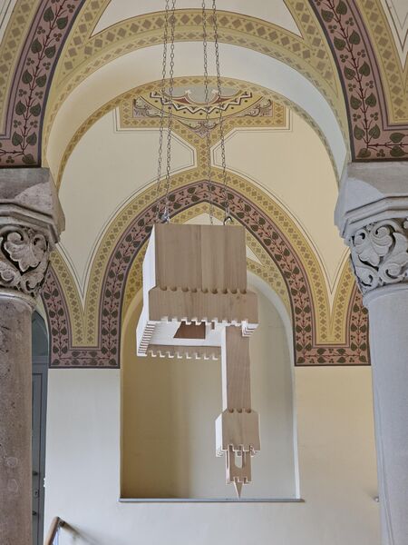 Datei:2025 10 17 Rathaus Modell Holz.jpg