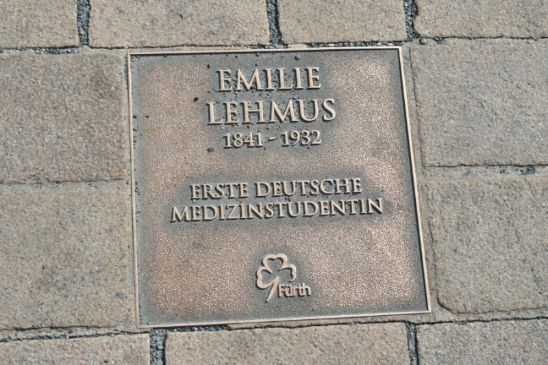 Datei:Ehrenweg Emilie Lehmus.JPG