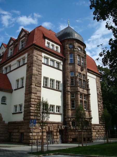 Datei:Schule Frauenstrasse.jpg