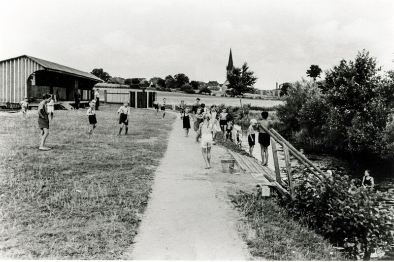 Datei:Flussbad Farrnbach A2057b.jpg