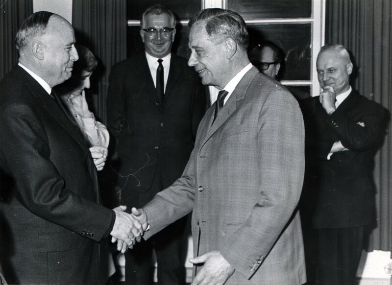 Datei:Heinemann Denecke ca 1965.jpg