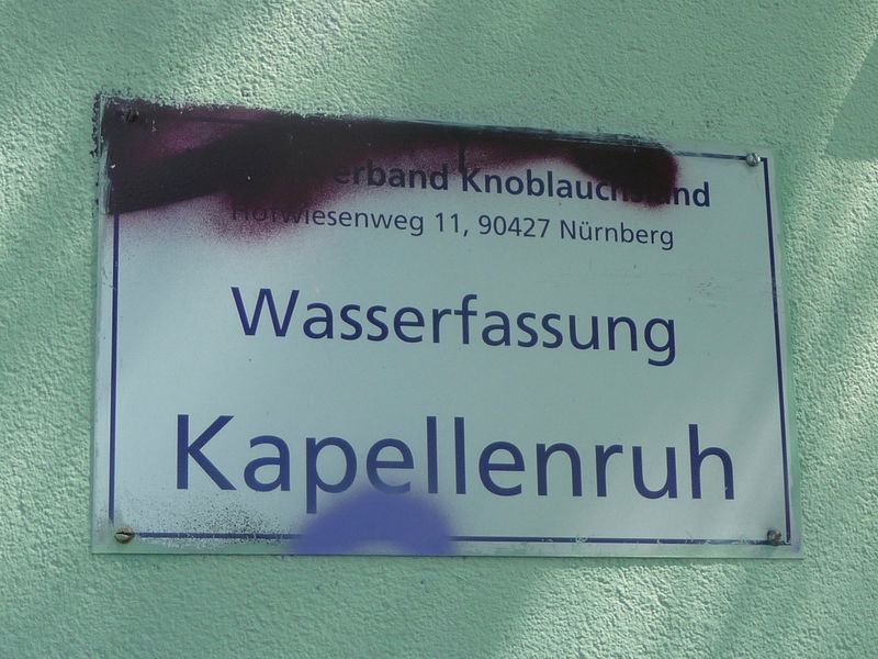 Datei:Wasserfassung-Kapellenruh2.jpg