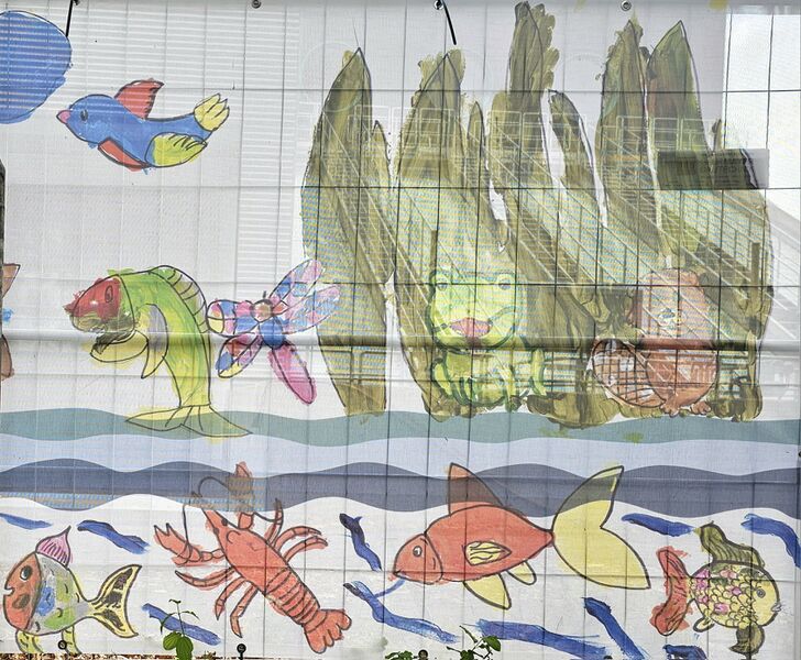 Datei:2025 10 25 Kunst am Bauzaun (1) 1.jpg