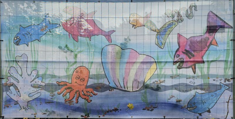 Datei:2025 10 25 Kunst am Bauzaun (2).jpg