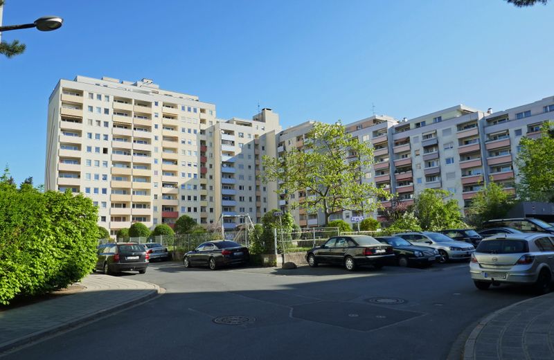 Datei:Rudolf-Schiestl-Straße 15 20200426 0017.JPG