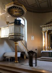 Auferstehungskirche Kanzel 2017 1.jpg