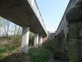 Geh- und Radwegbrücke neben der Alten Vacher Regnitzbrücke - Blick Richtung Mannhof