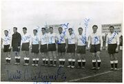 Spielvereinigung Mannschaft um 1950 mit Unterschriften.jpg