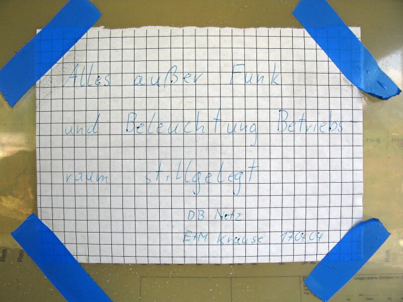 Datei:2015-09-21 Weichenstellbude 904 (16).jpg