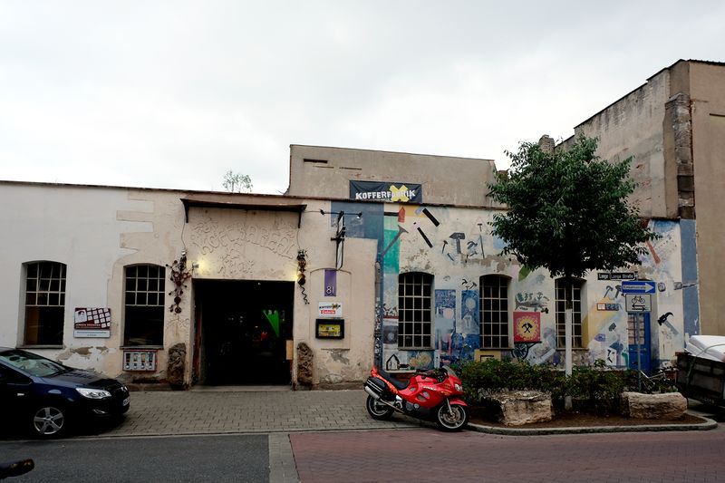 Datei:Eingang Kofferfabrik 2018.jpg