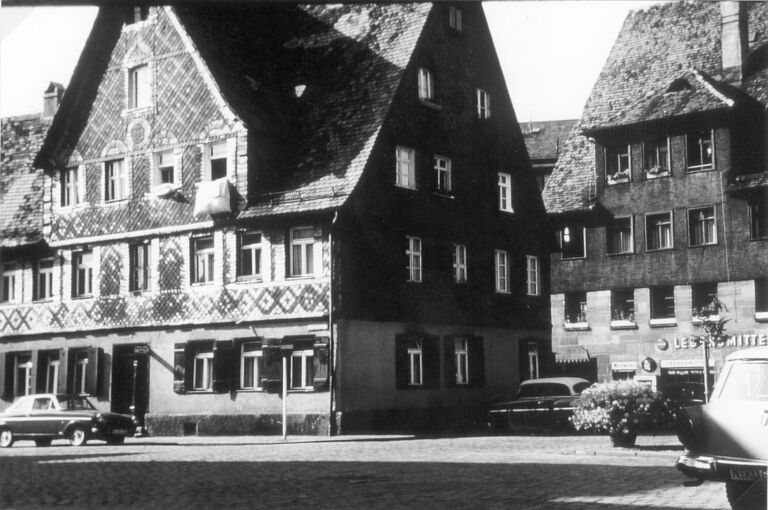 Mohrenstraße 25, Löwenplatz 1.jpg