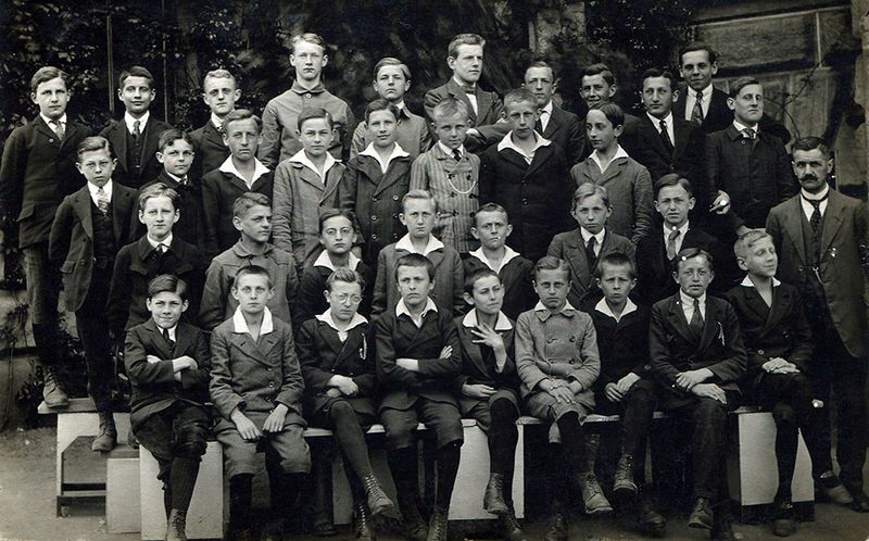 Datei:AK Schüler aus Fürth Mrz 1920.jpg