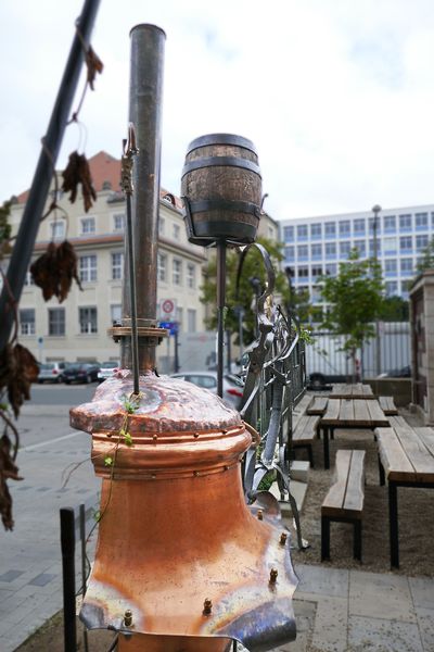 Datei:Humbser Biergarten Zaun 2.JPG