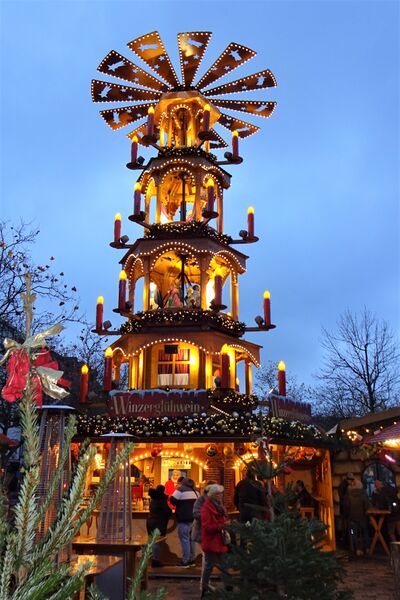 Datei:Weihnachtsmarkt 16 2022.jpg