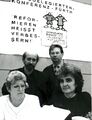 Elke Efstratiou, Monika Szemeitzke mit Hans-Stefan Schuber und Gerd Axmann bei der Wahl zum ÖTV-Vorstand in der Stadthalle, 1995