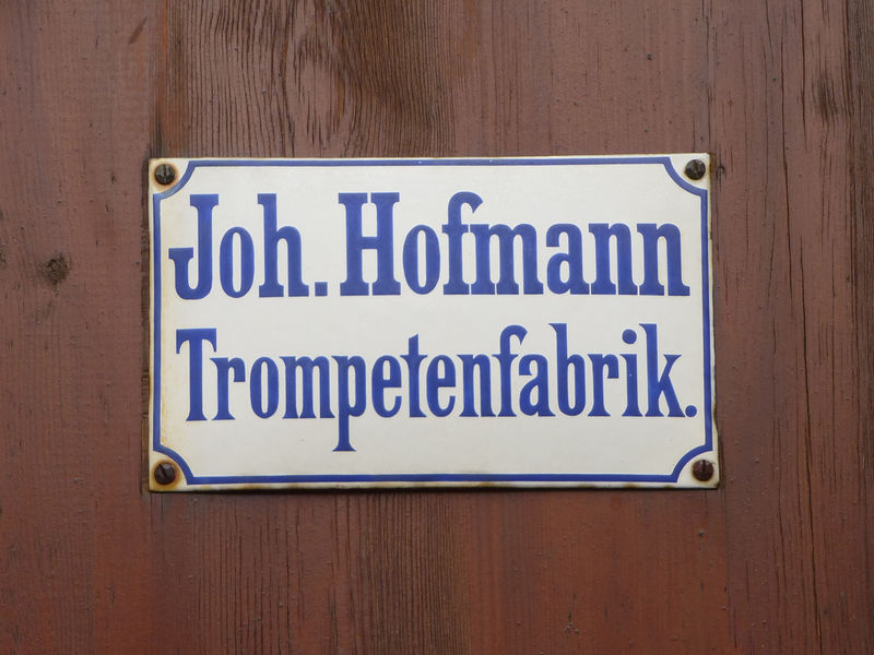 Datei:Schild am Schrödershof 3.jpg