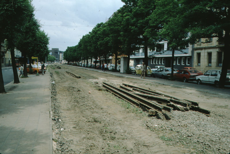 Datei:Straßenbahn Königswarterstraße 5.jpg