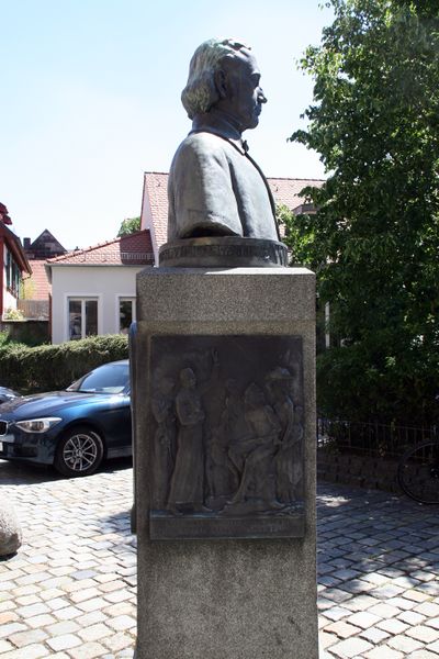 Datei:Wilhelm-Löhe-Denkmal 7.jpg