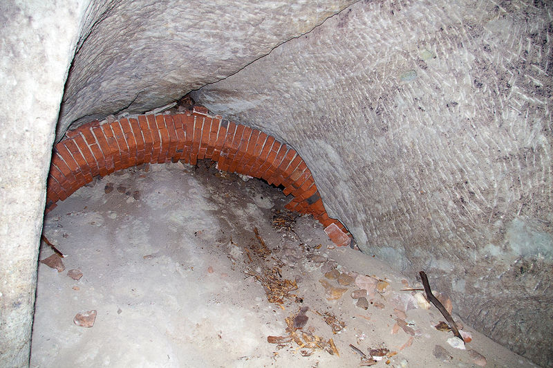 Datei:Bierkeller Burgfarrnbach 11.jpg