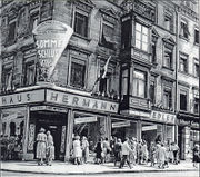 Modehaus Fiedler 1950 Sommer.jpg