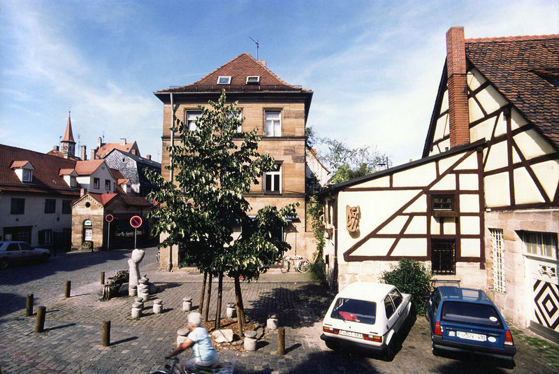 Datei:Waagplatz Cafe Insel.jpg
