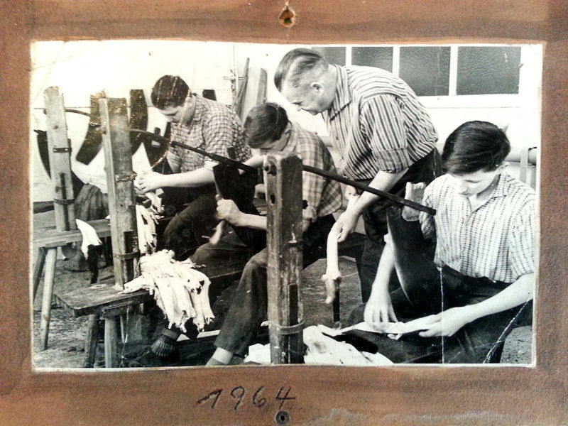 Datei:Zurichterei-Lehrlinge 1964.jpg