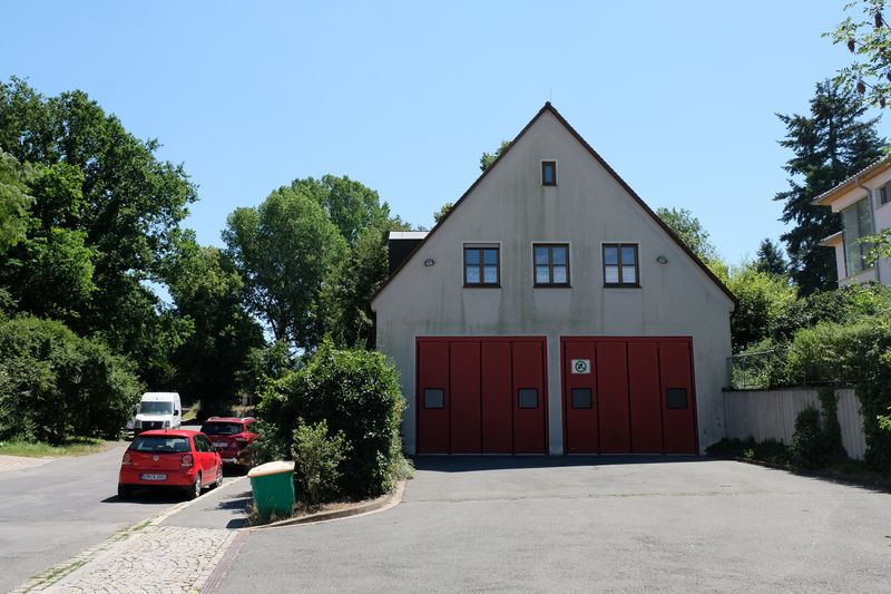 Datei:Freiwillige Feuerwehr Burgfarrnbach Gerätehaus Juni 2019 4.jpg