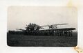 Flugzeug Junkers G 23 mit Personal auf dem Flugplatz in Atzenhof - auf dem linken Flügel eine kleine Flugmaschine E I der Bahnbedarf AG Darmstadt, ca. 1925