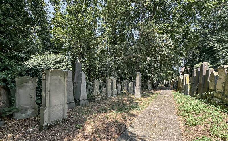 Datei:20240901 FUERTH ALTER JUEDISCHER FRIEDHOF 020.jpg