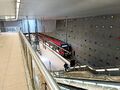 Blick vom U-Bahn-Zugang an der Kapellenstraße in den U-Bahnhof Stadthalle, Juni 2025