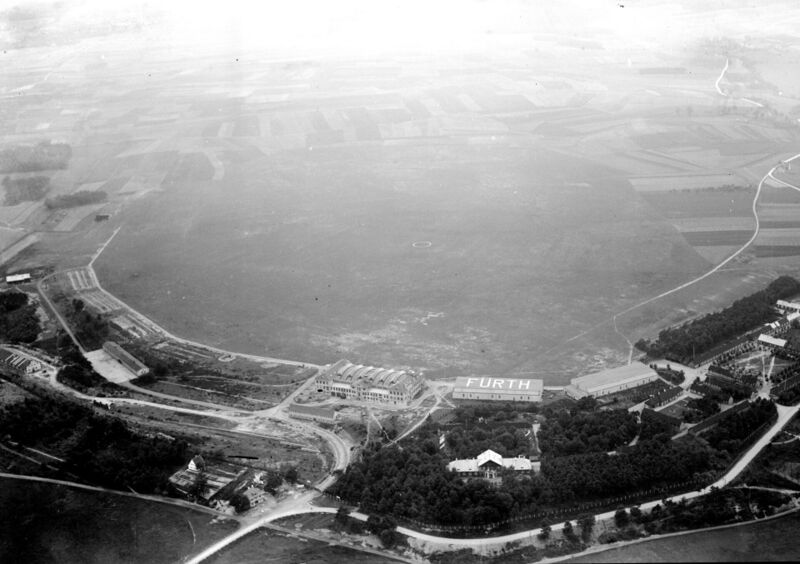 Datei:Luftbild Flughafen.jpg