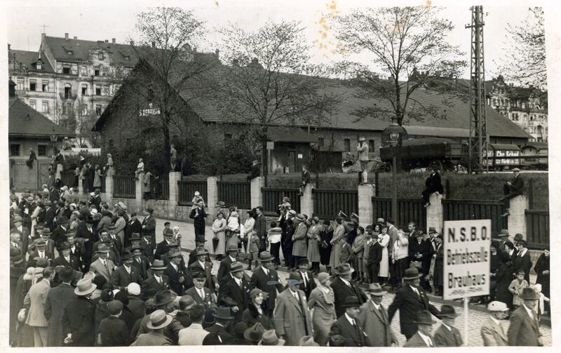 Datei:AK NSBO Brauhaus Nbg Abt Fürth Jakobinenstraße ngl ca 1935.jpg