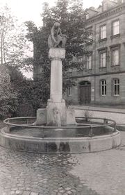 AK Hopfenpflückerinbrunnen oD.jpg