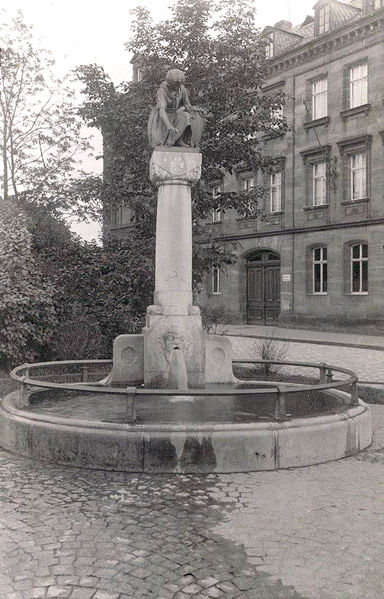 Datei:AK Hopfenpflückerinbrunnen oD.jpg