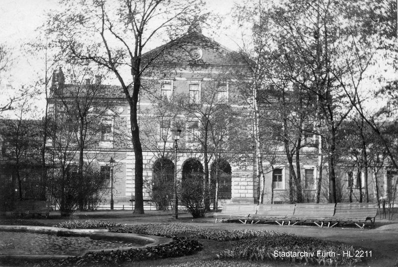 Datei:HL 2211 Ludwigsbahnhof.jpg