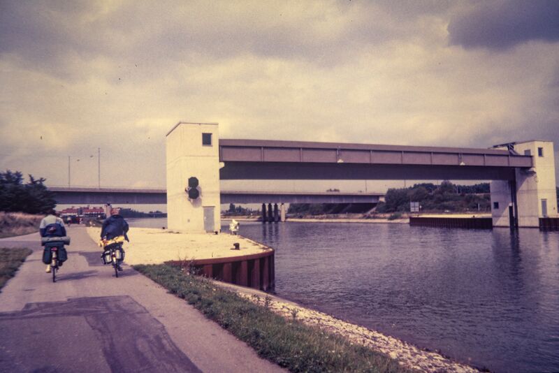 Datei:NL-FW 05 0405 KP Schaack Fürth Kanalsperre 07.9.1986.jpg