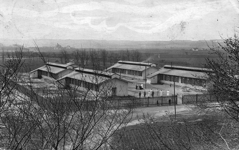 Datei:Baracken 26 April 1915.jpg