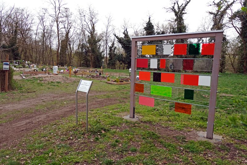 Datei:Muslimisches Grabfeld März 2020.jpg