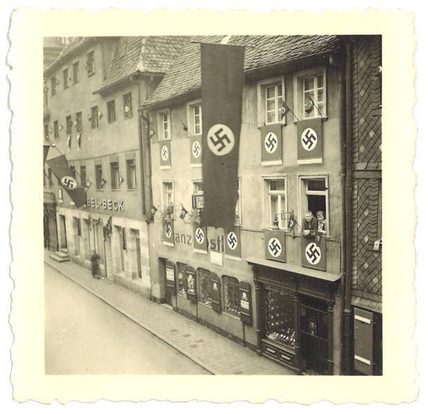 Datei:Wasserstraße 1, 3 NS-Zeit.jpg