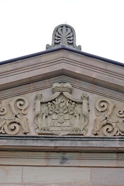 Datei:Schloss Burgfarrnbach Fassade 4.jpg