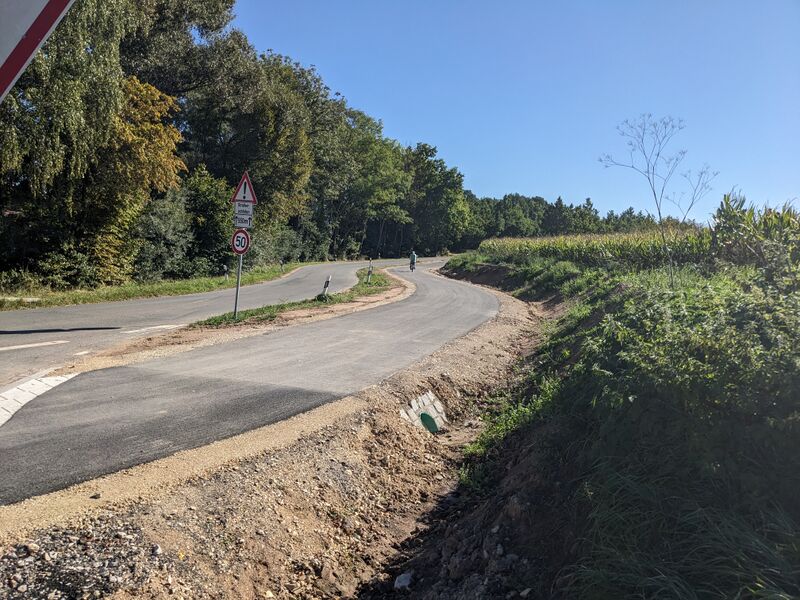 Datei:20230920 Atzenhofer Str.jpg