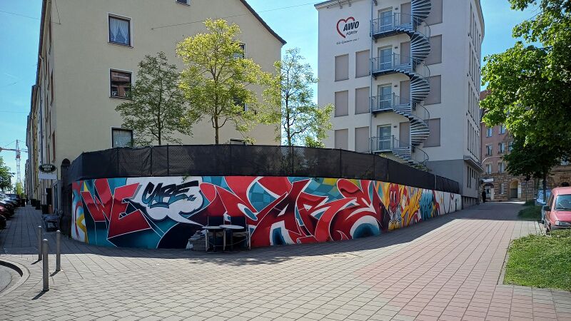 Datei:2025-04-28 Graffiti Ecke Leyher Straße - Ritterstraße.jpg