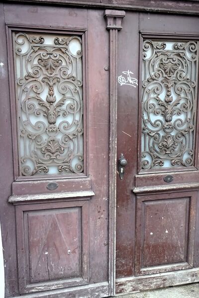 Datei:Tür Königstraße 90 2025.jpg