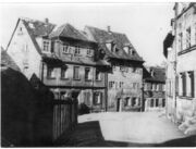 Rednitzstraße 14, 12 und 10 (von links); rechts 9 und 11.jpg