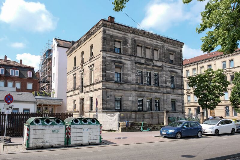 Datei:Karolinenstraße 60 Juni 2023.jpg