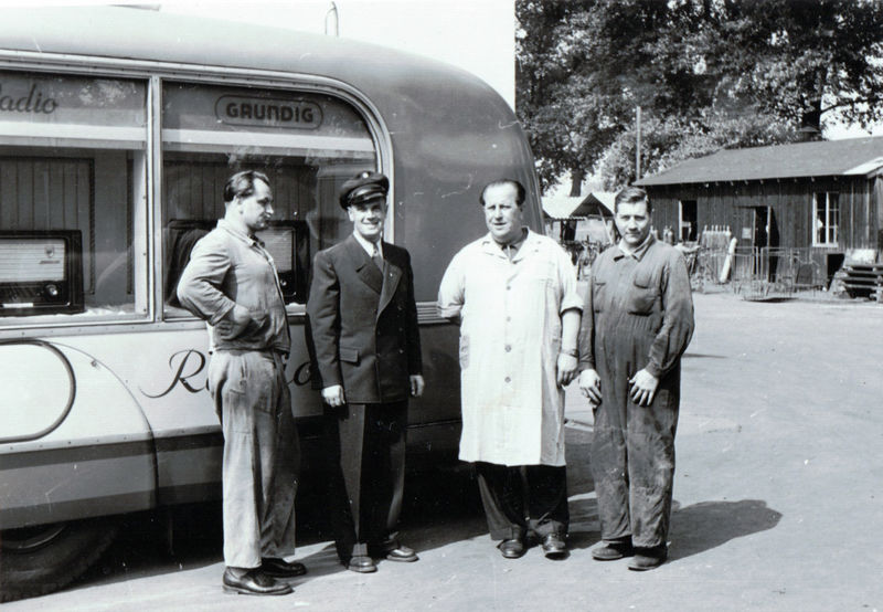 Datei:Grundig Fuhrpark 8 Kurgartenstraße.jpg