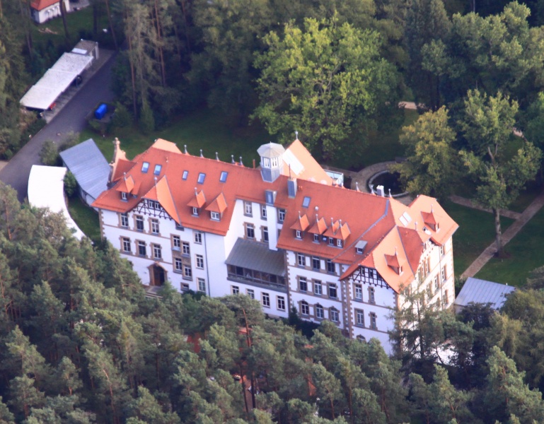 Datei:Städtisches Waldkrankenhaus - Heilstättenstraße 160.jpg